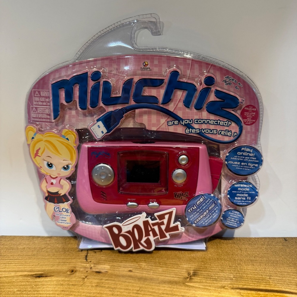 NEW Miuchiz Bratz Babyz Chloe Adventurez Class Virtual World Digital Handheld